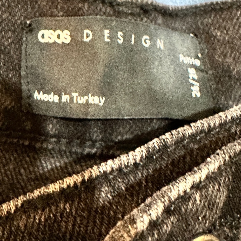 ASOS Design Petite High Rise Crop Kick Black Wash 26/28 - Picture 7 of 9